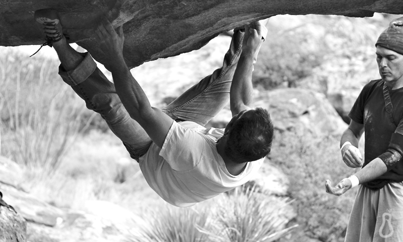 How to Warm Up for Bouldering